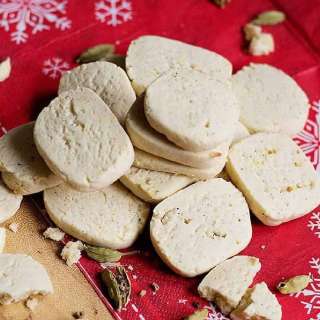 Cardamom Shortbread Cookies