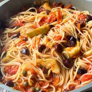 Mediterranean Pasta With Artichokes and Olives