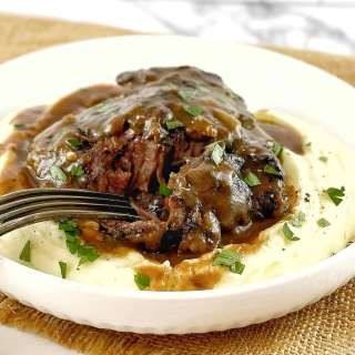 Slow Cooker Beef Cheeks
