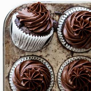Easy one-bowl chocolate cupcakes