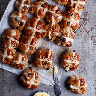 Chocolate chunk hot cross buns