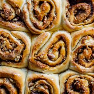 Sticky baklava rolls