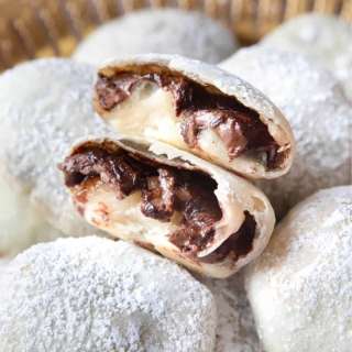 Izmir Bombasi (Turkish Chocolate Filled Cookies)