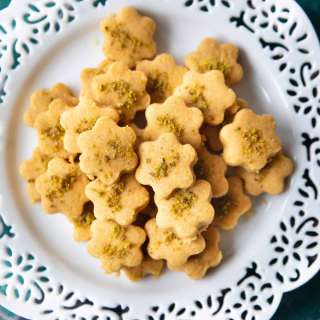 Persian Chickpea Cookies (Nan-e Nokhodchi)