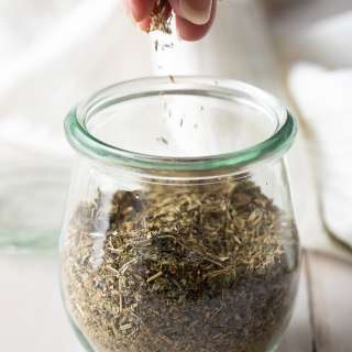 How to Make Italian Seasoning