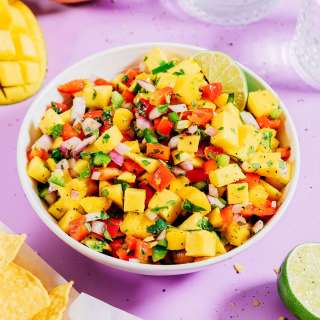 Easy Mango Salsa Recipe (Ready in 5 Minutes!)