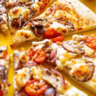 Goat Cheese Pizza Recipe (With Mushrooms & White Sauce)