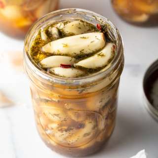 Pickled Garlic (Preserved Garlic)