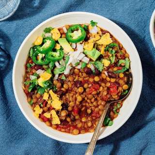 Easy Stovetop Lentil Chili (7 Ingredients)