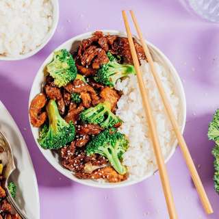 Vegan Beef And Broccoli (With Soy Curls!)