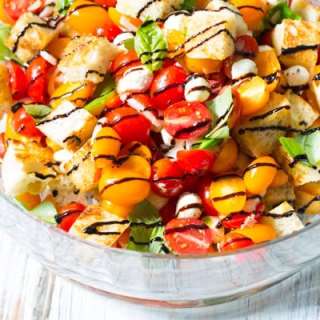 Panzanella Salad (Caprese-Style)
