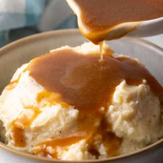 Easy Beef Gravy Recipe (How to Make Brown Gravy)