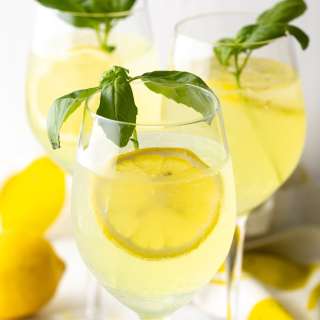 Easy Limoncello Spritz Recipe
