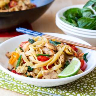 Pad Kee Mao Recipe (Drunken Noodles)