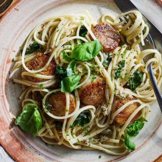 Lemon Garlic Scallop Pasta
