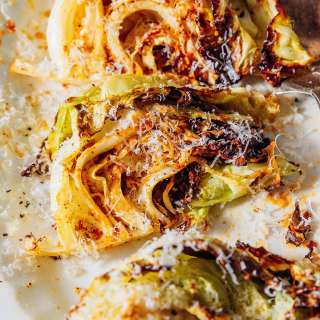 Easy Air Fryer Cabbage Recipe (Flavor-Packed!)