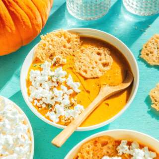 Easy Pumpkin Soup with Parmesan Popcorn Crunch