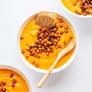 Easy Pumpkin Soup Recipe (With Crispy Chickpea Topping!)