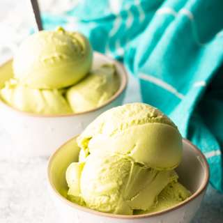 4-Ingredient Vegan Avocado Ice Cream Recipe + VIDEO