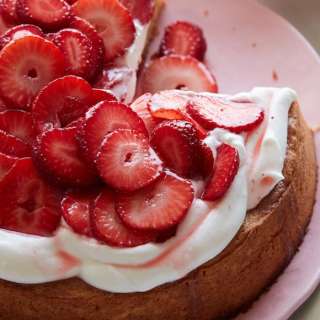 Gluten-Free Almond Cake with Strawberries