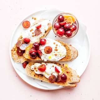 "Out Of This World" Quick Pickled Grapes