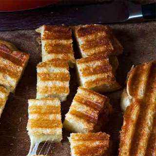 Ina Garten's Grilled Cheese Croutons