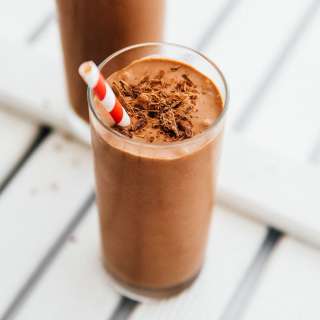 4-Ingredient Low Carb Chocolate Smoothie