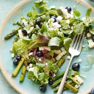 Blueberry and Grilled Asparagus Salad