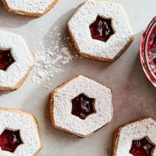 Christmas Linzer Cookies with Raspberry Preserves