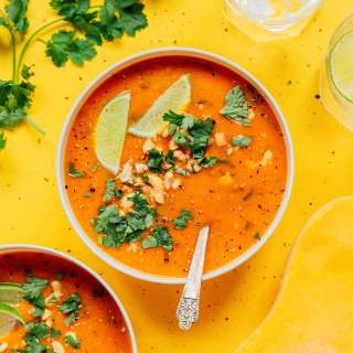 Thai Butternut Squash Soup (Butternut Curry Soup!)