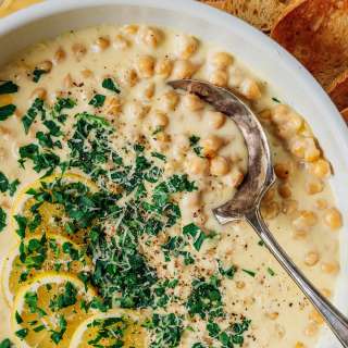 Creamy Lemon Pepper Chickpea Skillet