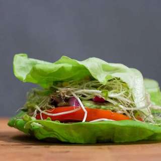 Portobello mushroom burger with all the trimmings (v, gf, paleo)