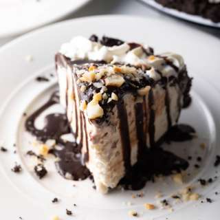 Duke's Hula Pie (Ice Cream Pie)