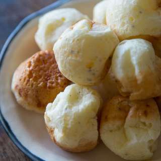 Pão de Queijo (Brazilian Cheese Puffs)