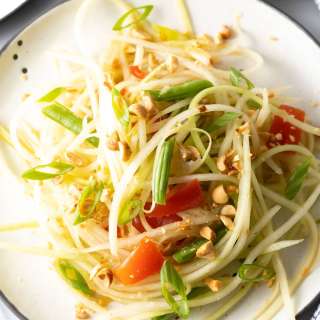 Som Tum (Thai Green Papaya Salad)