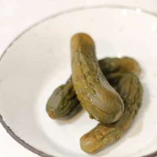 Spicy garlic dill pickles