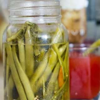 Quick pickled green beans