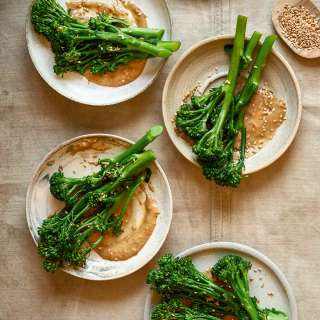 Broccoli with Peanut Sauce