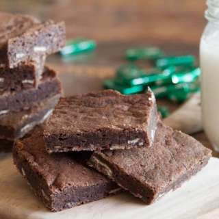 Mint Chocolate Chip Cookie Bars