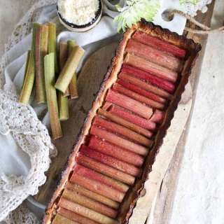 Paleo rhubarb tart with honey {GF, Paleo}