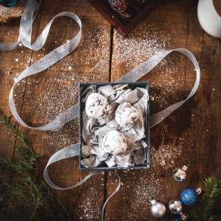 No-Bake Christmas Date Cookies
