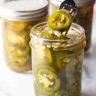 Quick Pickled Jalapeno Recipe (Spicy Jalapeno Pickled Peppers)