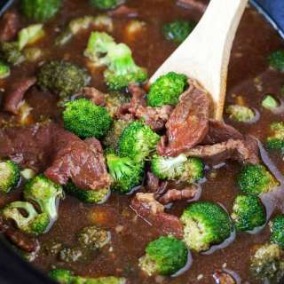 SLOW COOKER BEEF AND BROCCOLI