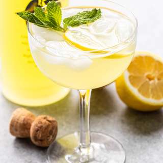 Limoncello Spritz