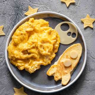 Julia Child’s Easy Scrambled Eggs for Kids