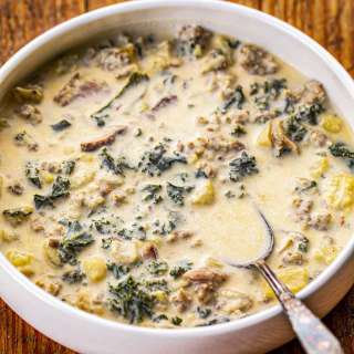 Zuppa Toscana Soup {Olive Garden Copycat}