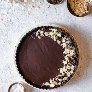 Healthy salted dark chocolate tart {low carb, keto, non-dairy, vegan option}