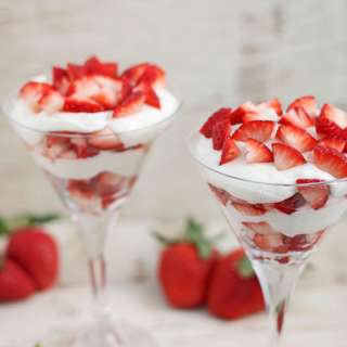No Bake Strawberry Cheesecake Parfaits