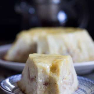 Argentinian bread pudding with caramel sauce (gluten-free, dairy-free)