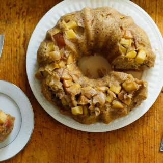 Apple olive oil cake